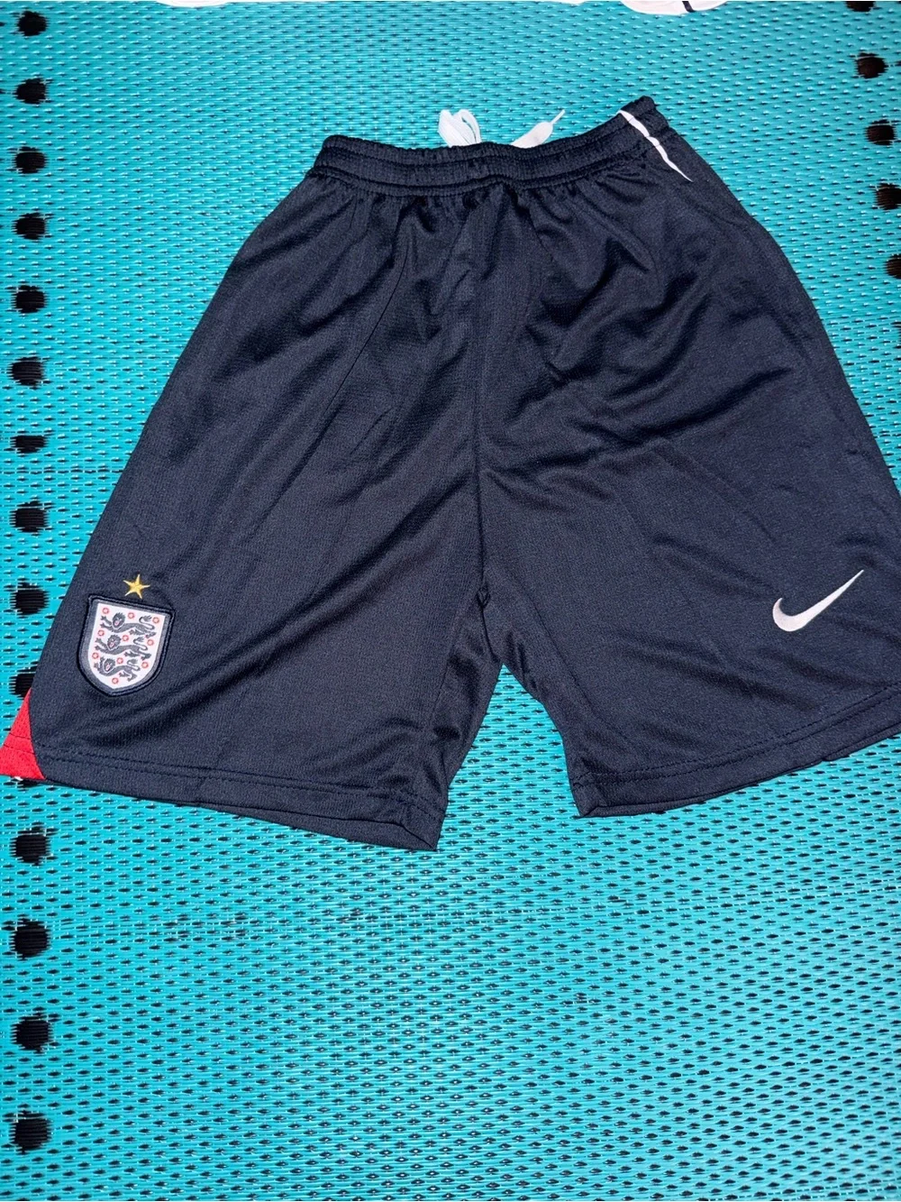 Nike Childrens England 2026 Worldcup Jersey+ Shorts/Kit (Size 28)(Kids) - Picture 5 of 6